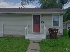 Building Photo - 1604 S Martinson St