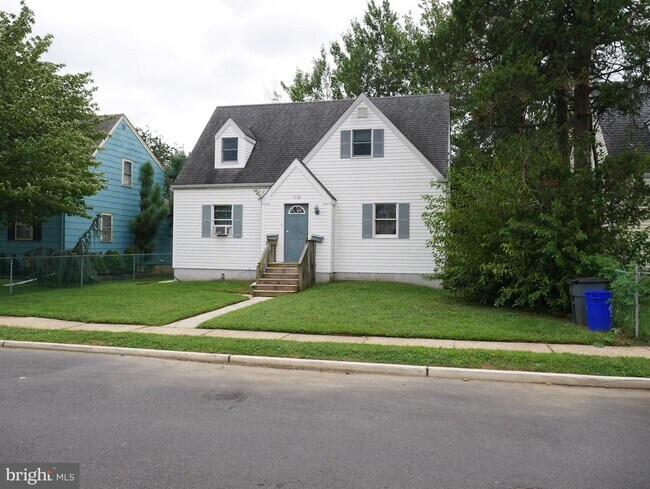 Foto del edificio - 1116 Center Ave