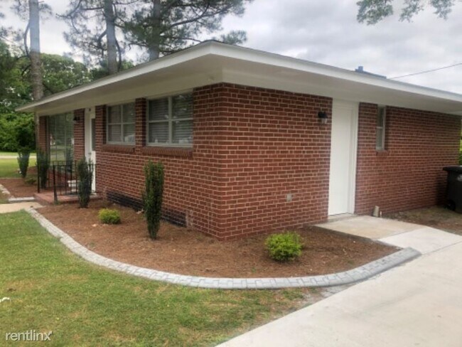 Foto del edificio - 2 br, 1.5 bath House - 208 S Center St
