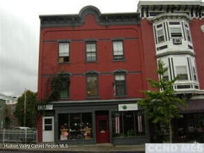 Building Photo - 409 Warren St