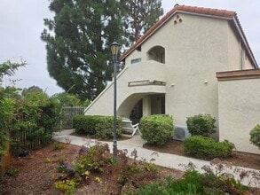 Building Photo - 23395 La Crescenta