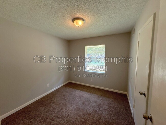Building Photo - 4465 Rose Heather St