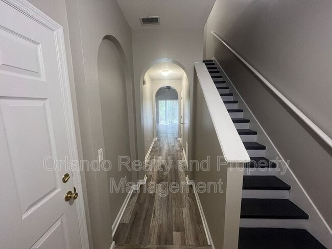 Building Photo - 16621 Cedar Crest Dr