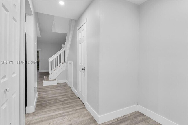 Foto del edificio - 10018 Hammocks Blvd