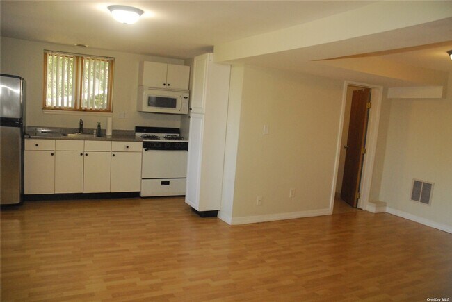 Foto del edificio - 80 Harbor Beach Rd