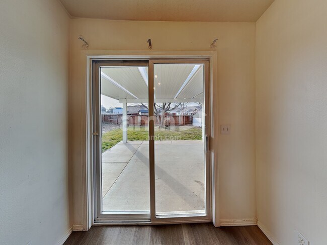 Building Photo - 1149 N Caterpillar Ave