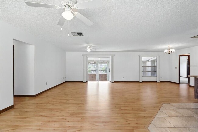 Foto del edificio - 2343 Greenacre Rd