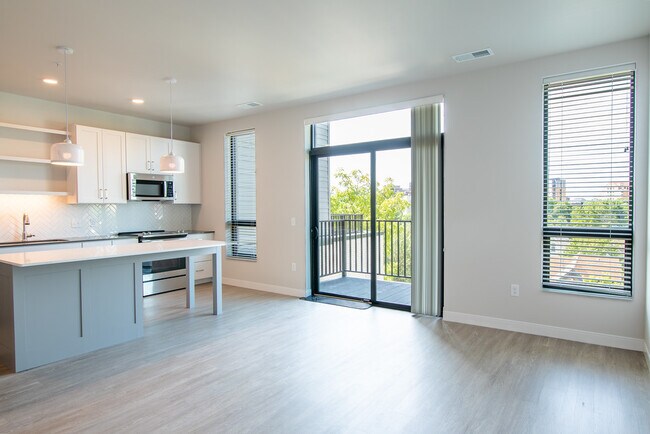 Building Photo - Avenir Apartments
