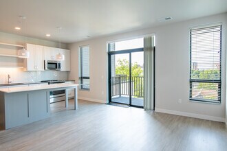 Building Photo - Avenir Apartments