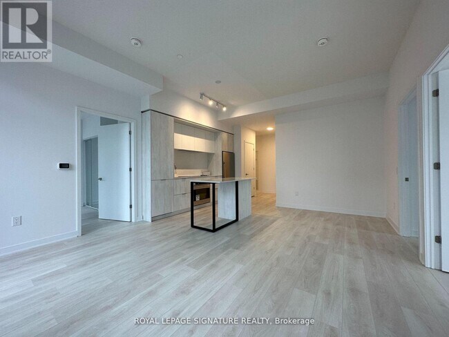 Building Photo - 35-335 Tubman Ave
