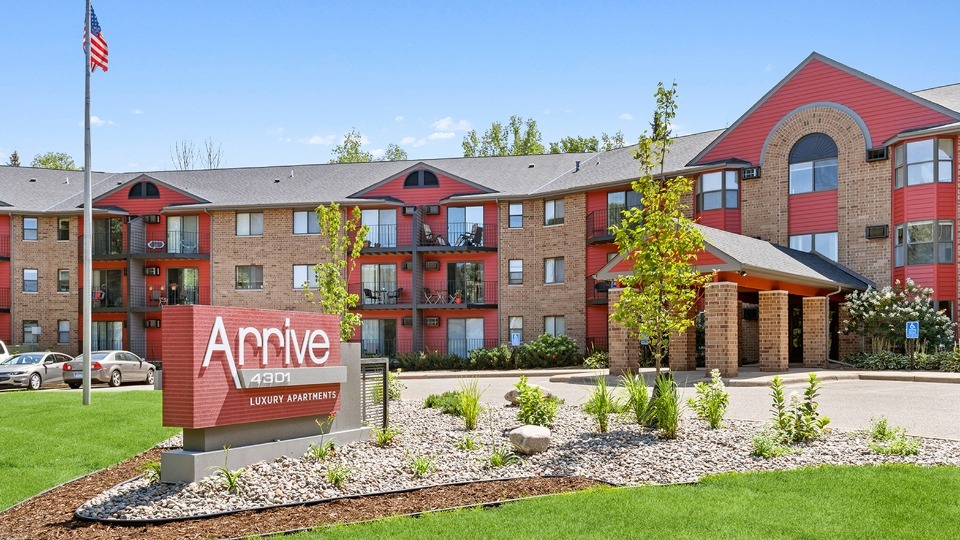 Arrive 4301 - Apartments at 4301 Park Glen Rd Saint Louis Park, MN ...