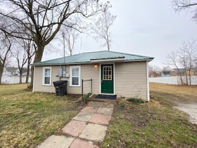 Foto del edificio - $200 OFF FIRST MONTH RENT -1 Bedroom Single Family Home in Elkhart!