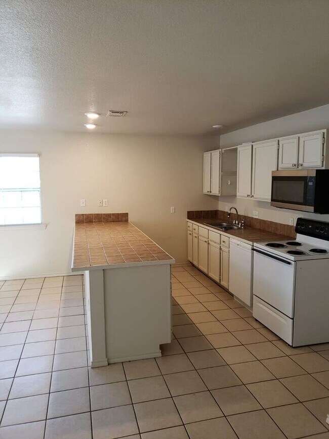 Large 2 Bedroom Duplex For Rent in Joshua !! House Rental in Joshua