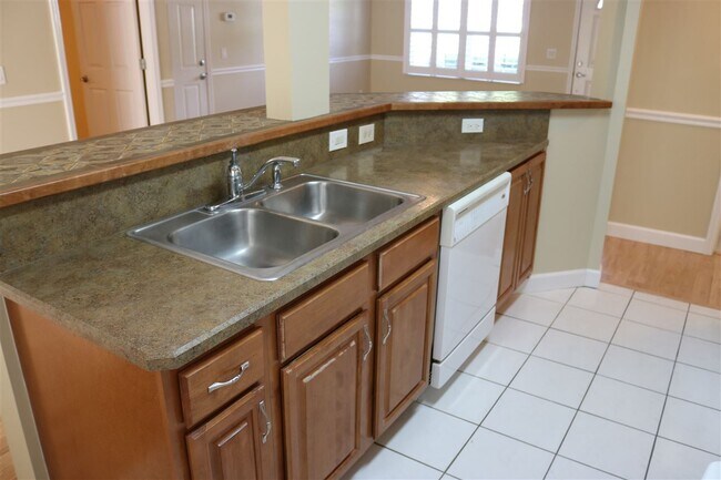 Building Photo - 4016 White Pine Ln