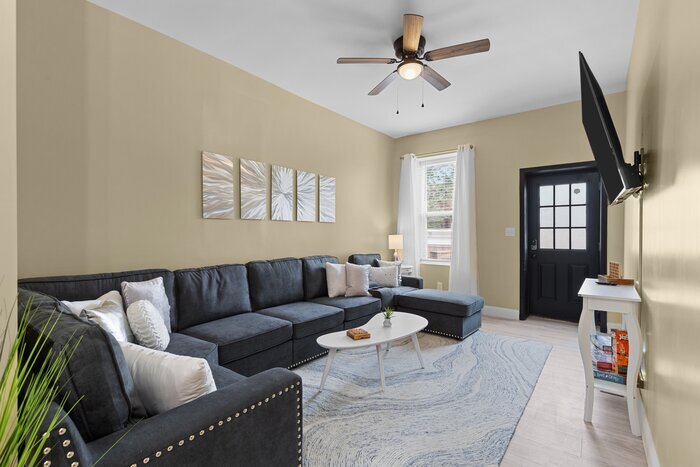 Foto principal - 2821 Sidney St