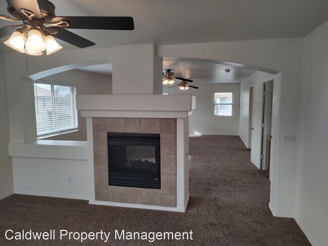 Building Photo - 5 br, 3 bath House - 2647 E. Teakwood Pl.