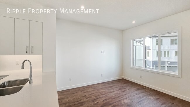 Building Photo - Fantastic 4 Beds, 2.5 Baths TownHouse | 2 ...