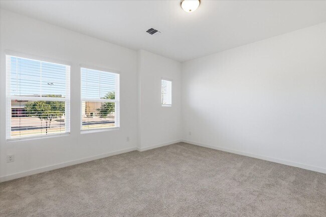 Building Photo - 7621 Dakota Dr