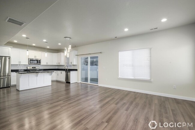 Building Photo - Stunning Row-End Townhome In Excellent Loc...
