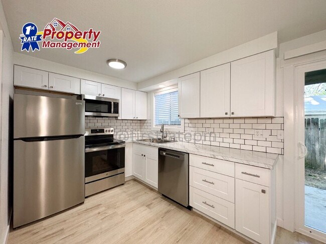 Foto del edificio - 3209 W Rose Hl St