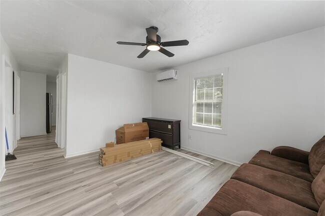 Foto del edificio - 8516 Spaulding St