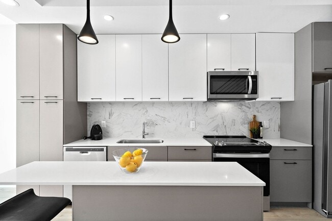 Photo - 1406 Valentine St Apartment