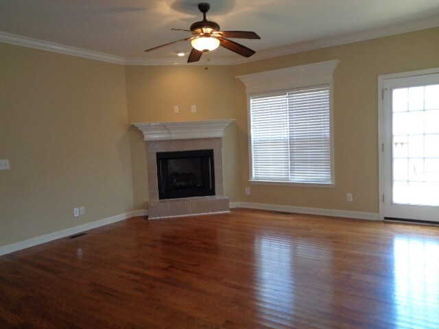 Foto del edificio - 3123 Hidden Creek Dr