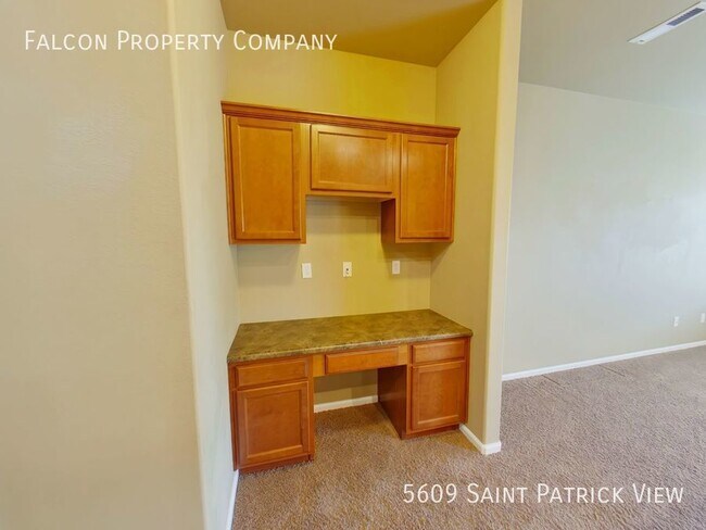 Building Photo - Lovely Townhome in Dublin Terrace! - Lease...