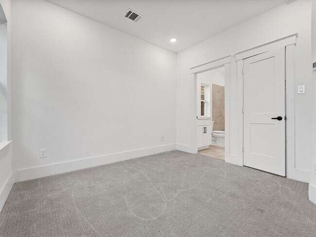Foto del edificio - 2219 Berry St
