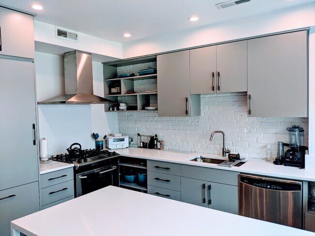 Foto del edificio - 121 S Jackson St