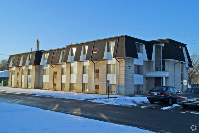 Building Photo - Cherry Hill Square