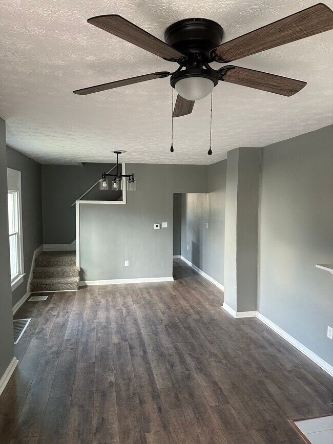 Building Photo - 629 Sheldon Ave