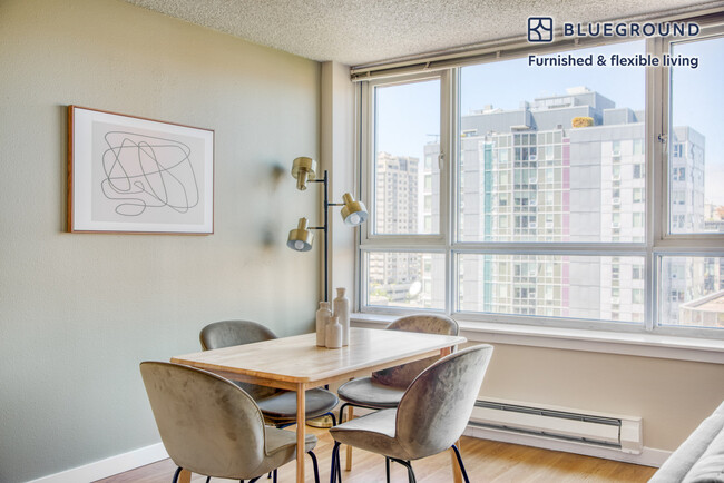 Foto del edificio - 2515 4th Ave