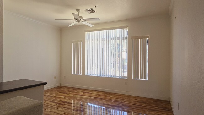 Foto del edificio - 4465 E Paradise Vlg Pkwy S