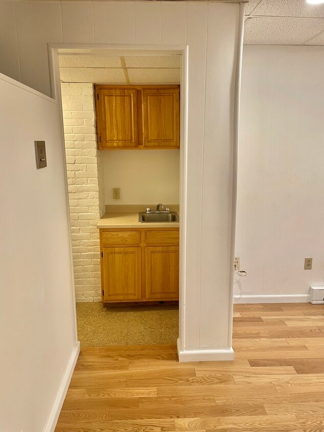 Primary Photo - 1075 Beacon St