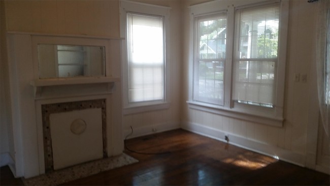 Building Photo - 312 E 37th St
