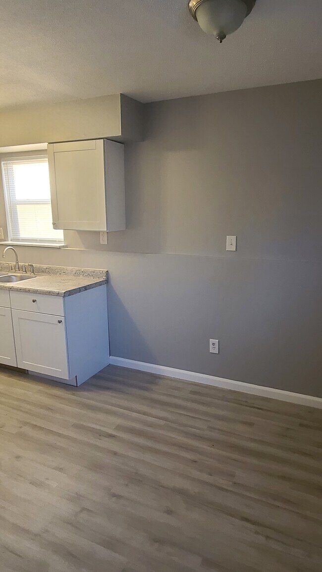 Foto del edificio - 219 Snead Dr