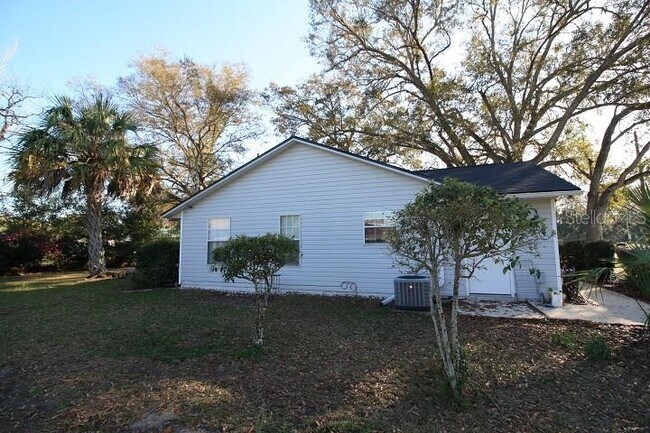 Building Photo - 135 SW 5th Pl