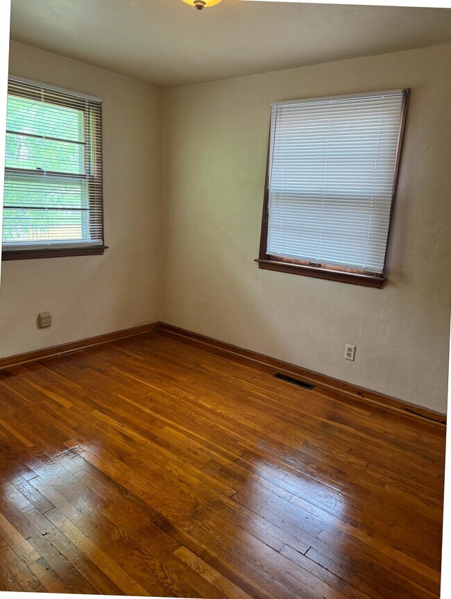 Foto del edificio - 3143 Grasmere Ave