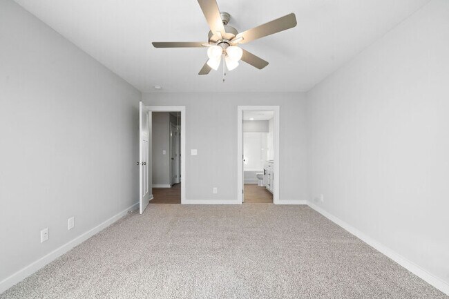 Building Photo - 100 Aviator Circle - 115-B