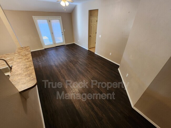 Building Photo - 1402 S Mississippi Ave