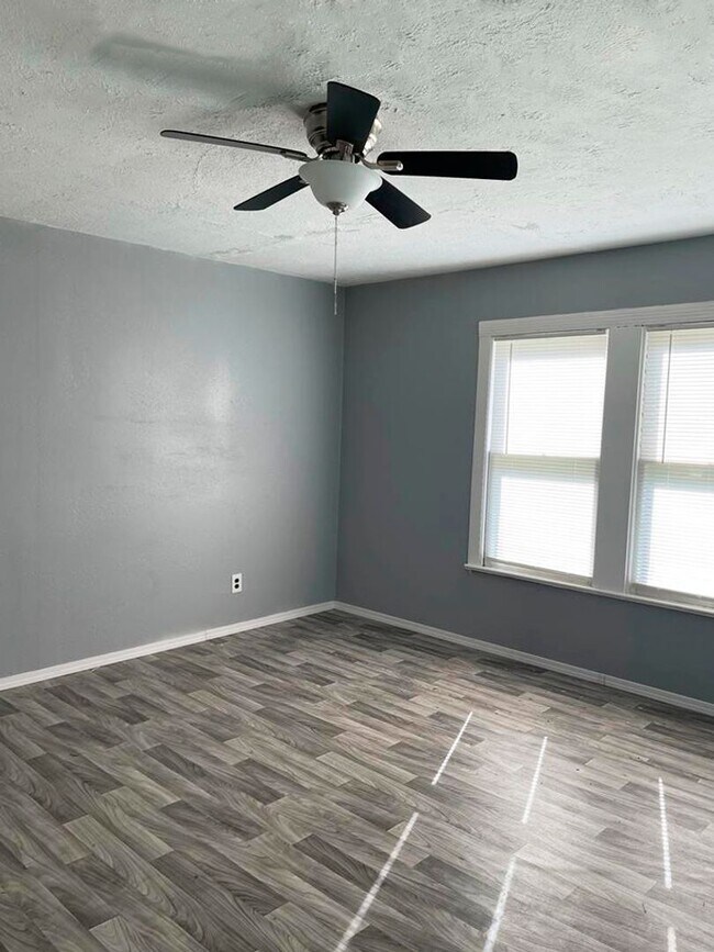 Foto del edificio - 7451 HICKS DAIRY RD