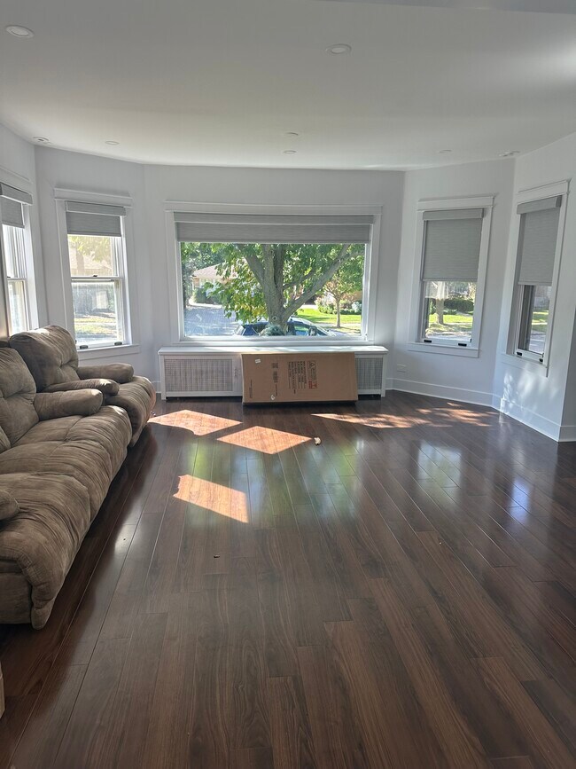 Foto del edificio - 7109 N Keeler Ave