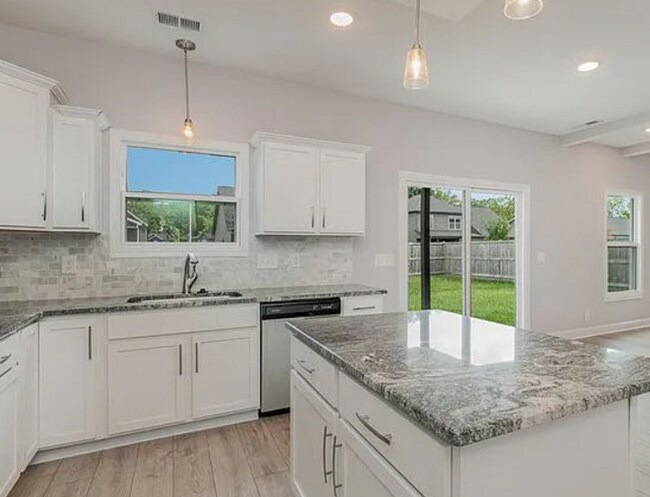 Foto del edificio - Coming soon to Clarksville 3bedroom/ 3 bat...