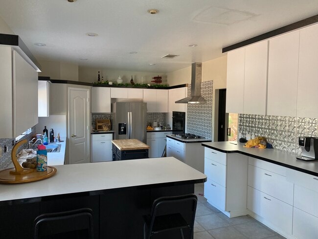 Foto del edificio - 2116 Rhonda Terrace