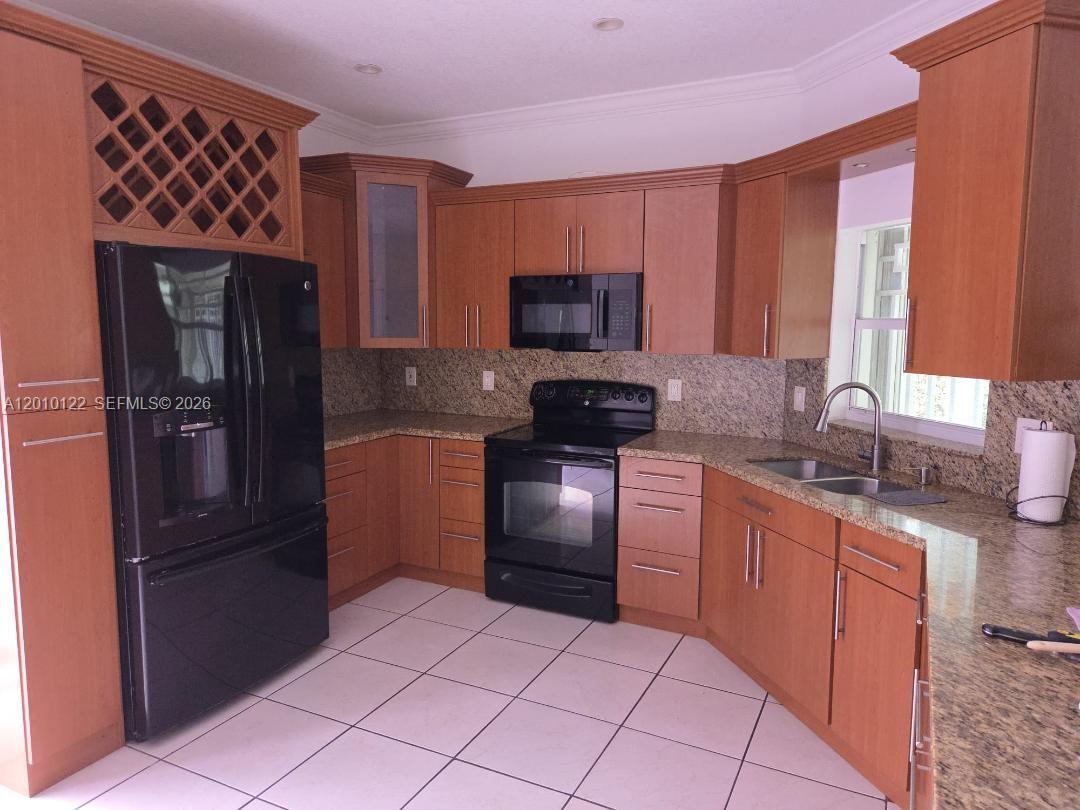 Foto del edificio - 730 NW 123rd Ave