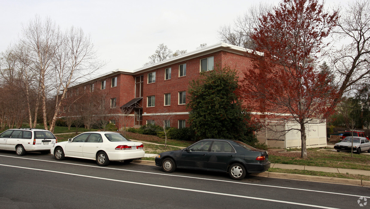 Foto principal - Walter Reed Apartments