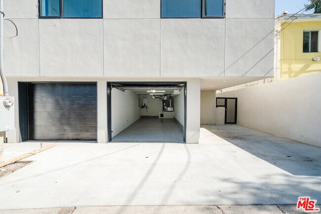 Foto del edificio - 609 Broadway St