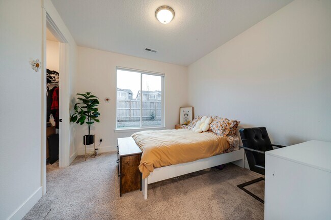 Foto del edificio - 18008 NE 48th Ct