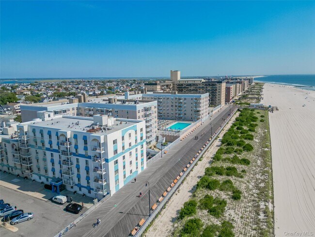 Foto del edificio - 10 Franklin Blvd